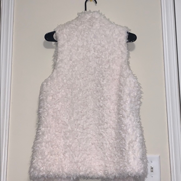 White sherpa vest - Picture 3 of 3